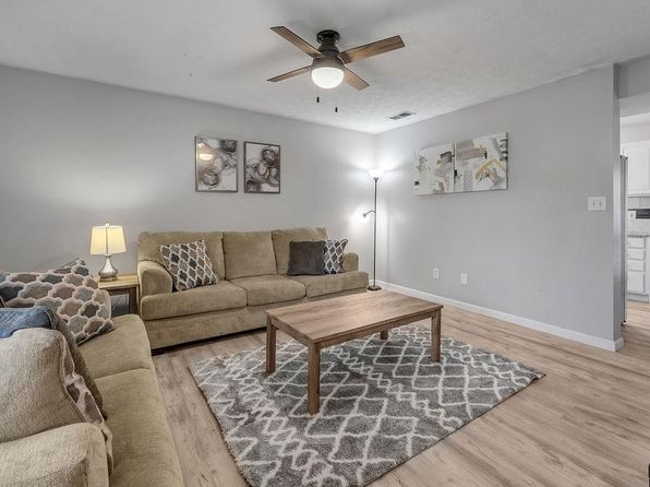 229 Ellis Park