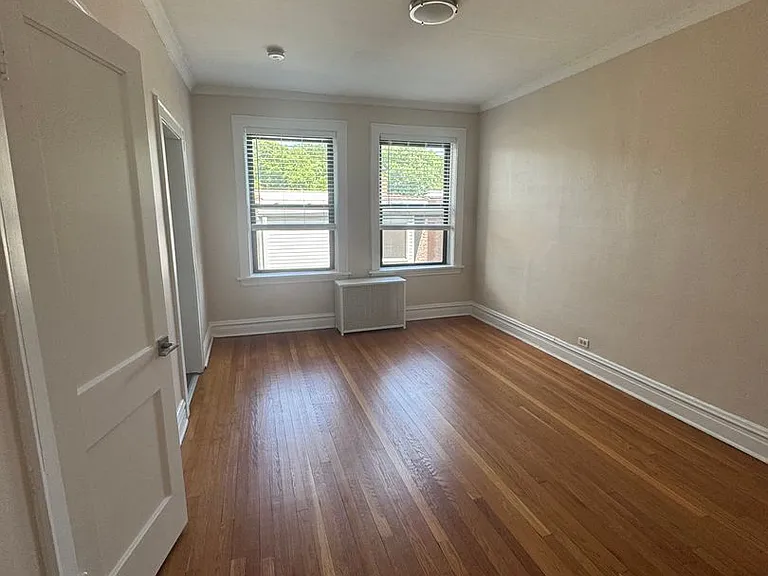 605 Hinman — Photo 34