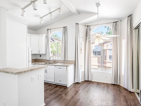 3rd image of 19431 Rue De Valore APT 8A