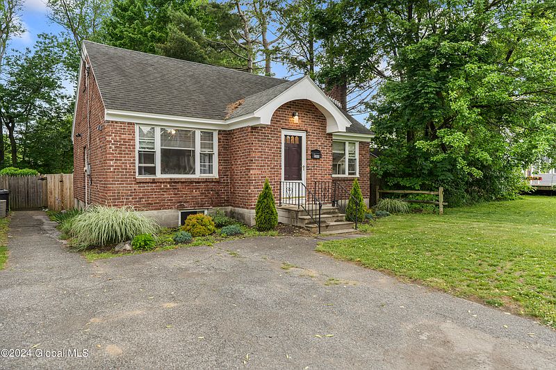 2nd image of 280 Stoodley Place
