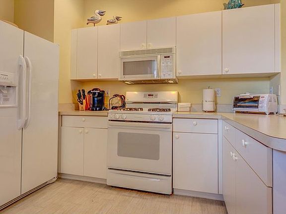 5th image of 2520 Magnolia Cir