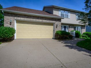 4703 Hamilton Dr, Davenport, IA 52807