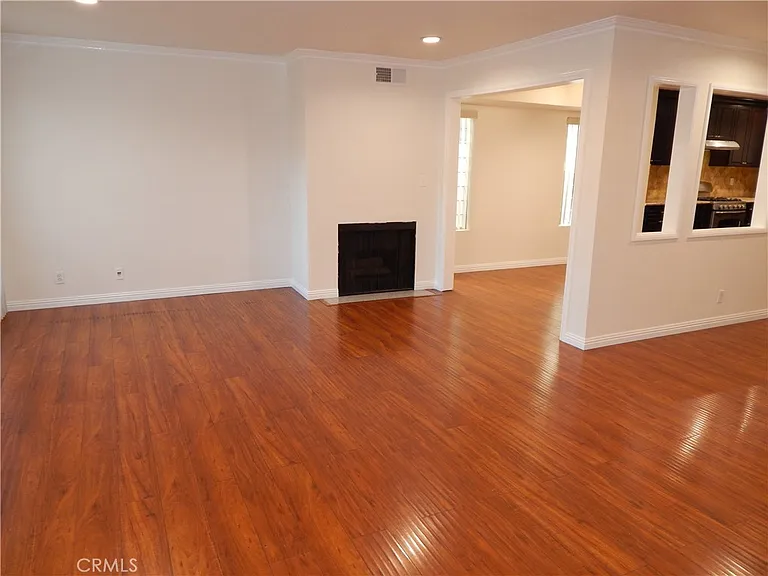 11834 Gilmore St — Photo 6