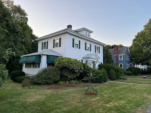 4th image of 72 Elm St