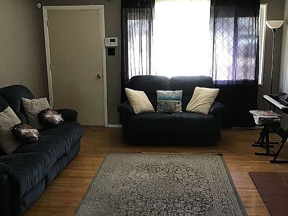 3rd image of 1510 Zuni Dr