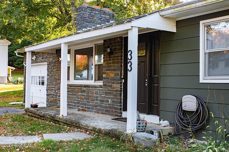 2nd image of 33 Bloomingdale Avenue