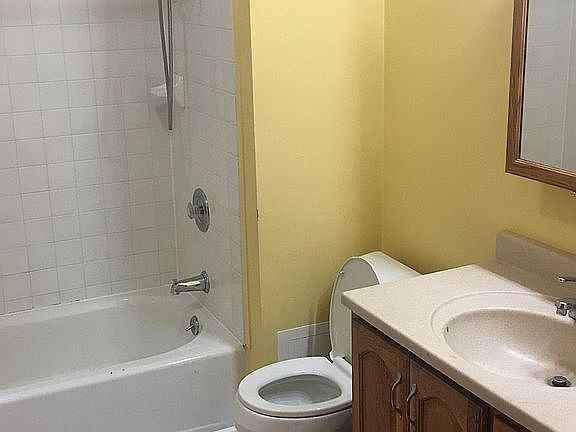 4th image of 332 Cambridge Ave