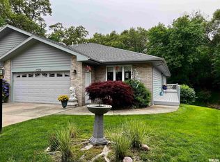 1103 Bayberry Ln, Macomb, IL 61455