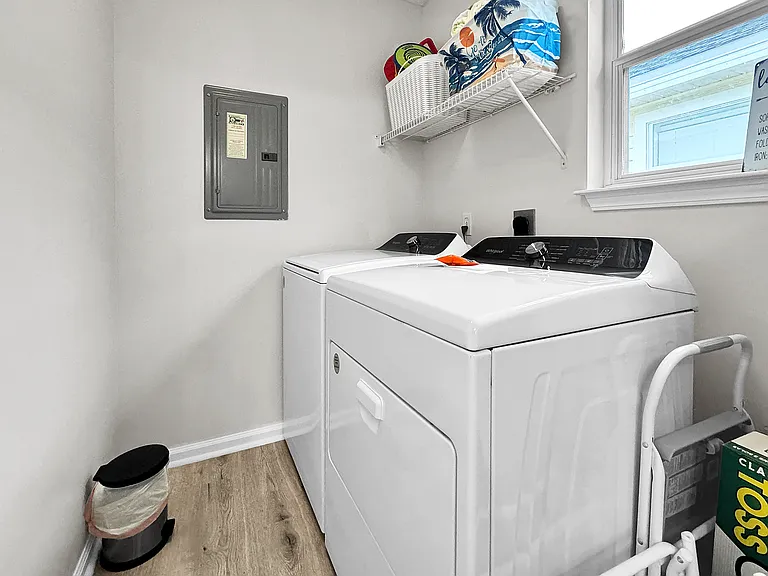 11720 Seashore Ln — Photo 32