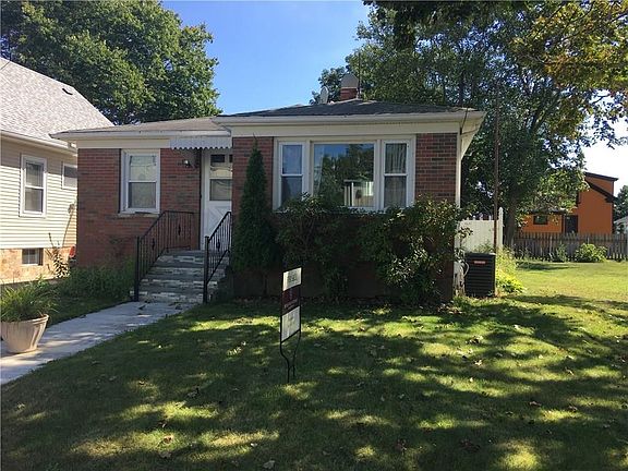 2nd image of 44 Hurdis St