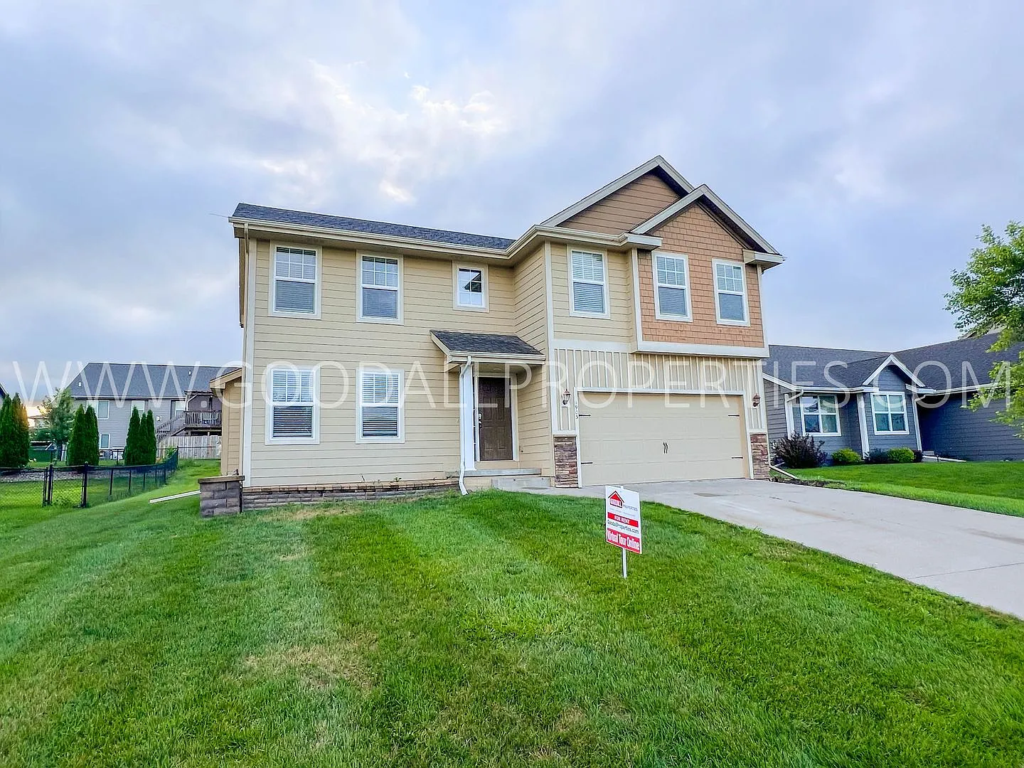 Beautiful 4 Bedroom, 2.5 Bathroom Home in Ankeny — Photo 1