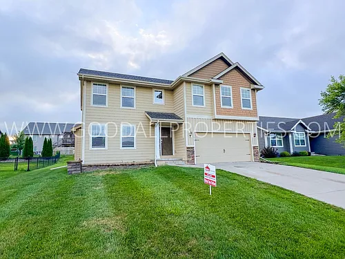 1903 SE Clover Ridge Dr Photo 1 1903 SE Clover Ridge Dr Photo 1