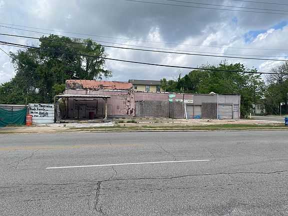 2nd image of 204 S 75th St