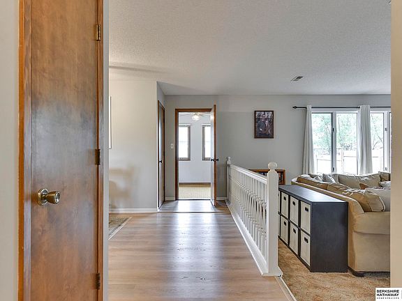 5th image of 2405 Peterson Ave