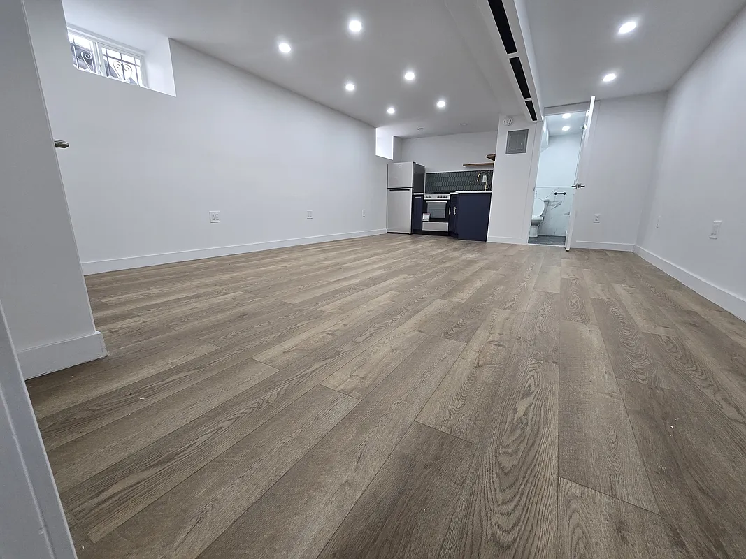 956 43rd Street B4
