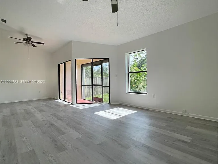 1210 San Remo Cir — Photo 5