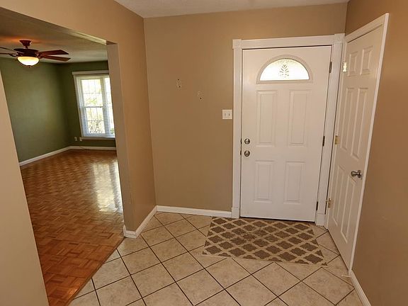 3rd image of 525 Clemens Dr