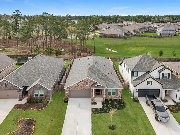 517 Copper Springs Dr, Magnolia, TX 77354