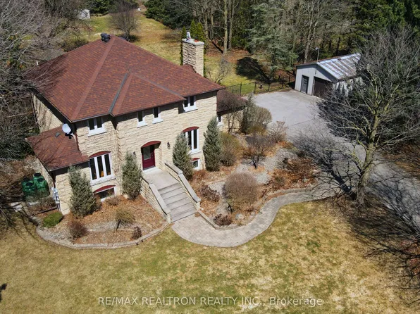 1998 Green Ln E, East Gwillimbury, ON L9N 0M1