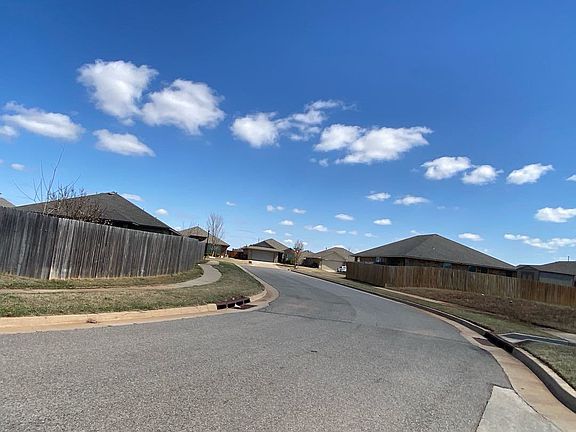 5th image of 1120 Chestnut Creek Dr
