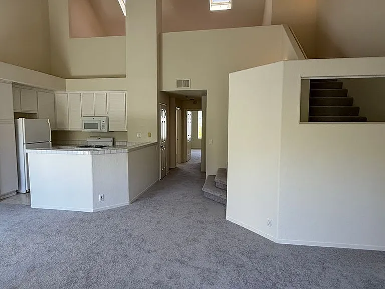 430 Navaro Pl #220 — Photo 2