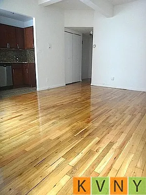 Rented by KVNY Soho | media 10