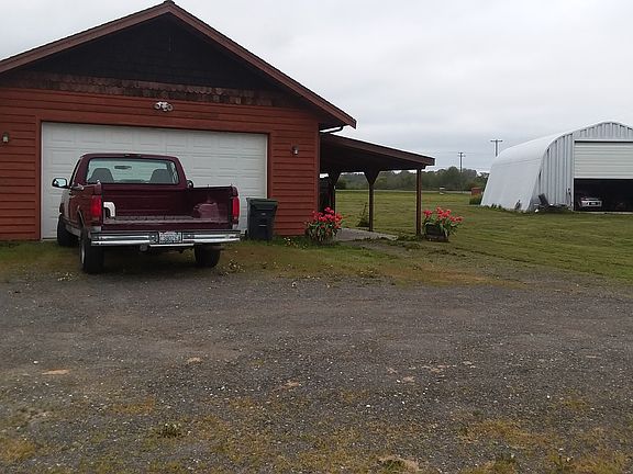detached garage with  ADU 
