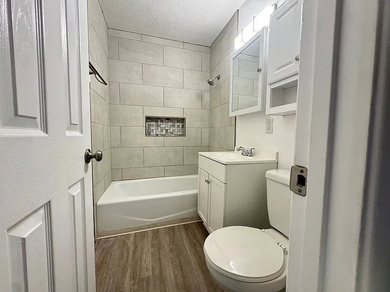 9408 Candelaria Rd NE — Photo 7