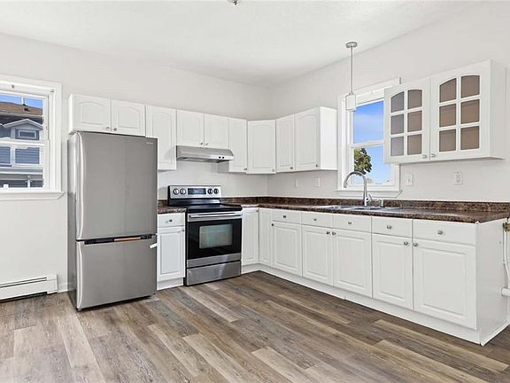4th image of 16 Duncan Ave #2