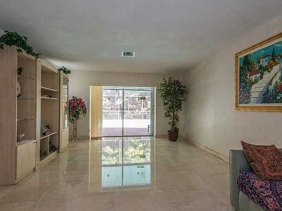 2nd image of 745 Coronado Ave