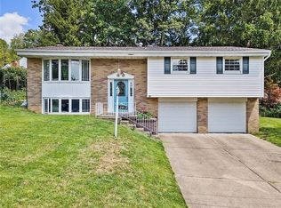 2418 Foxfield Dr, Glenshaw, PA 15116