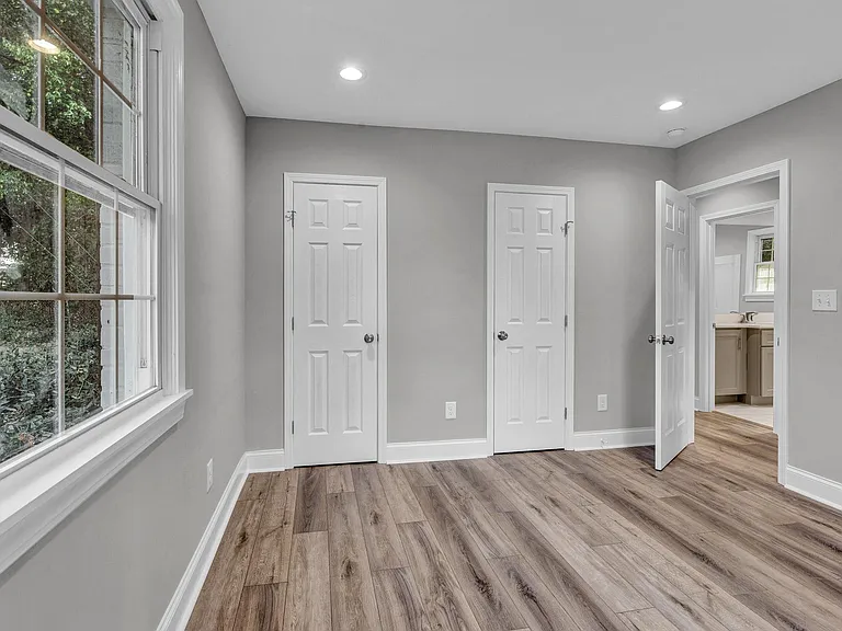 2451 Boone Ave — Photo 24