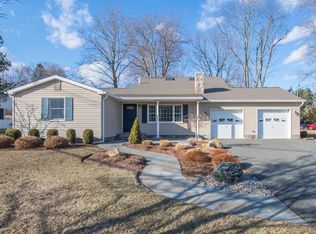 1 Edgewater Dr, Denville, NJ 07834