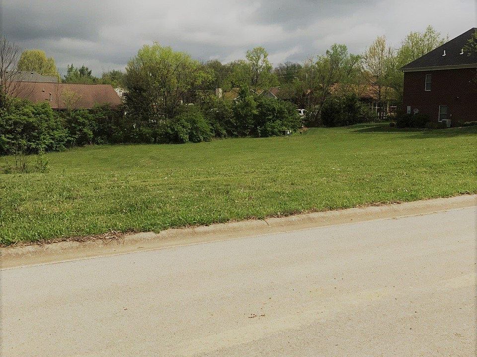 1st image of 301 Twin Pines Ln