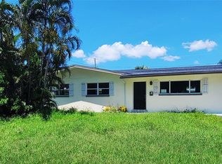 3615 Searobin Dr SE, Saint Petersburg, FL 33705