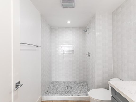 4th image of 1317 S Westgate Ave #6f57698db