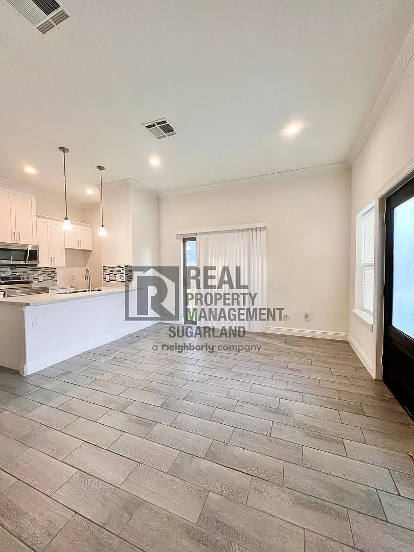 4810 Wilmington St. — Photo 3
