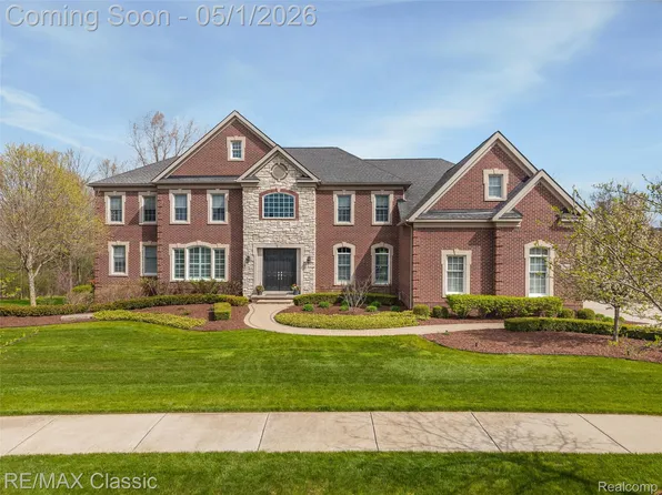 50682 Tamarack Trl, Northville, MI 48168