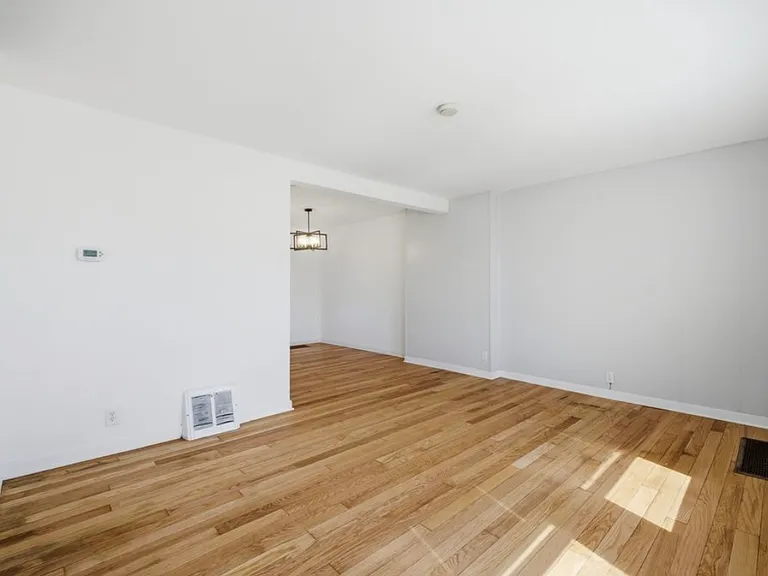 6456 S Lockwood Ave — Photo 3