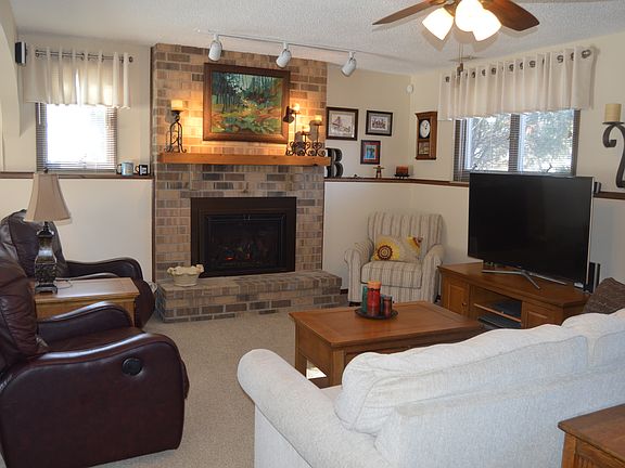 3rd image of 2949 Castleford Dr