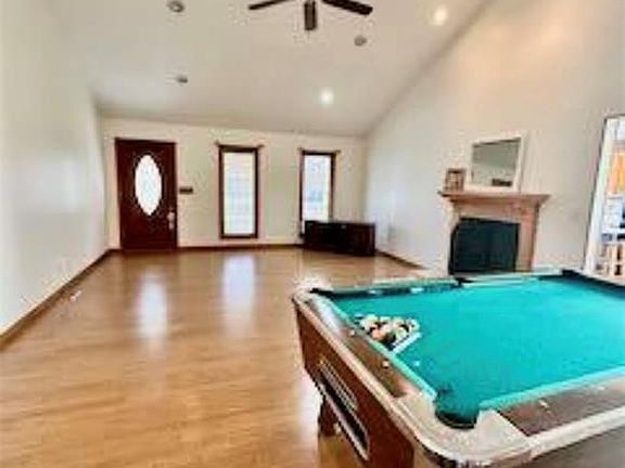 4th image of 209 S Davis Rd