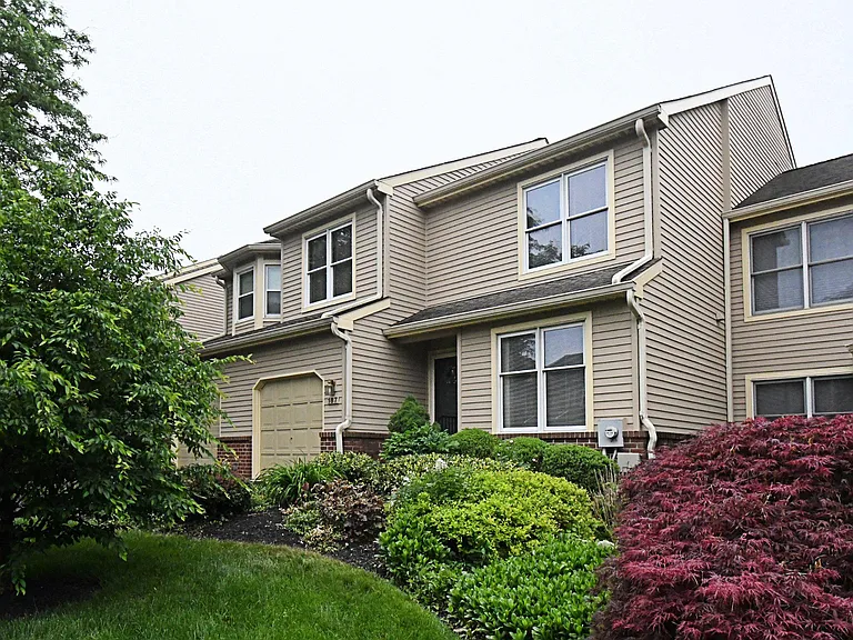 187 Pinecrest Ln — Photo 2
