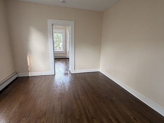 4th image of 373-375 Blatchley Ave #3B