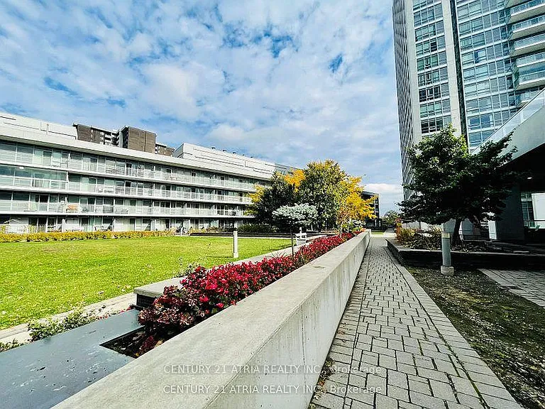 275 Yorkland Rd #303 — Photo 3