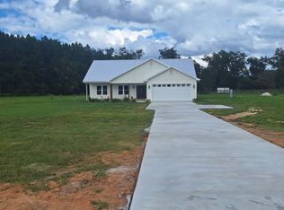 56 Dallas Ln, Baxley, GA 31513