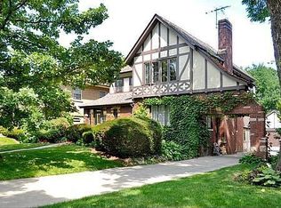 324 Eastgrove Rd, Riverside, IL 60546