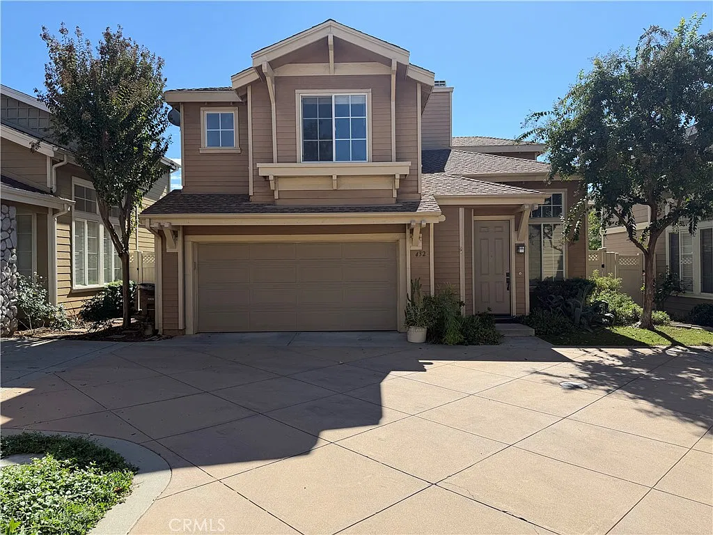 3 bed, 2.5 bath, 1509 sqft, $3,500 — Photo 1