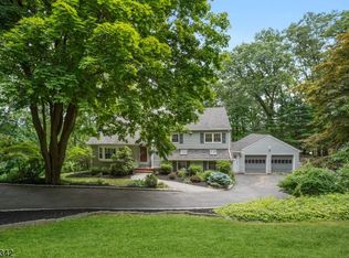 15 Northview Dr, Morris Plains, NJ 07950