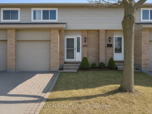 5536 Montevideo Rd #2, Mississauga, ON L5N 2P4