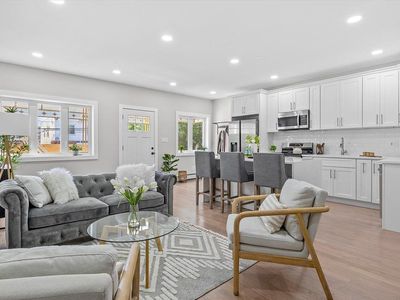 886 E 94th St, Brooklyn, NY, 11236